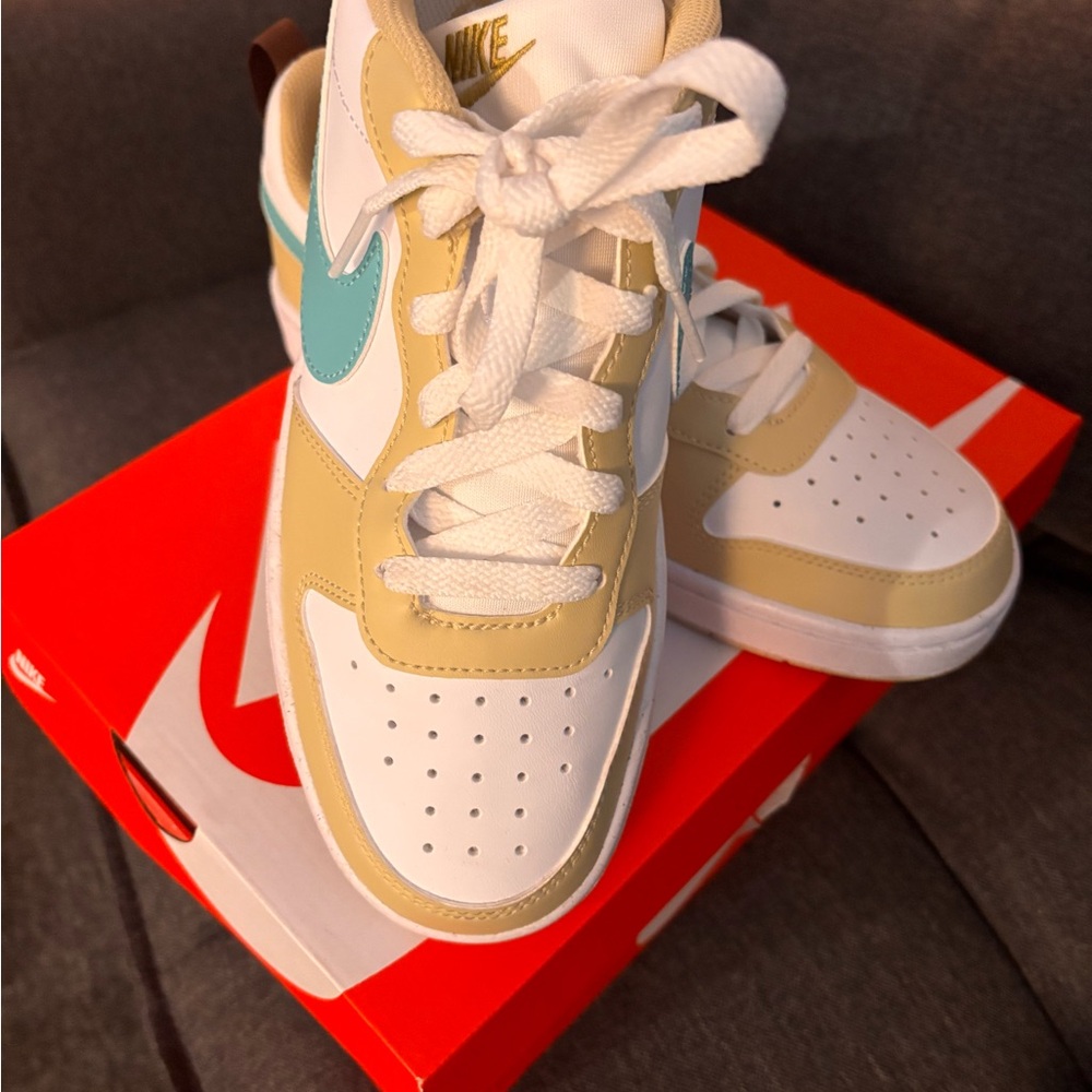 Nike Court Borough low Recrafts